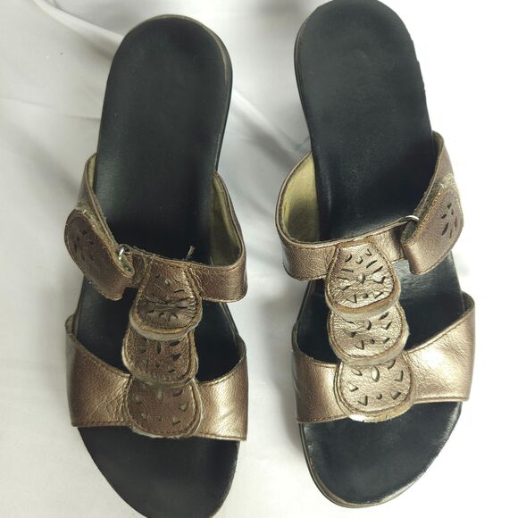 Clarks Womens 7M Brown Black Slip On Open Toe Sandals Comfort Shoes - Picture 2 of 12